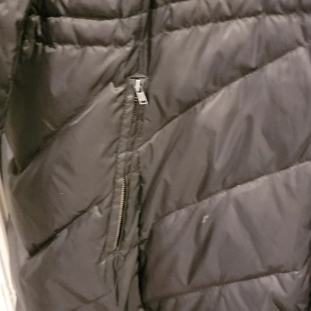 Talbots downed puffer coat. Black, faux fur lining removable.XL - Picture 4 of 8